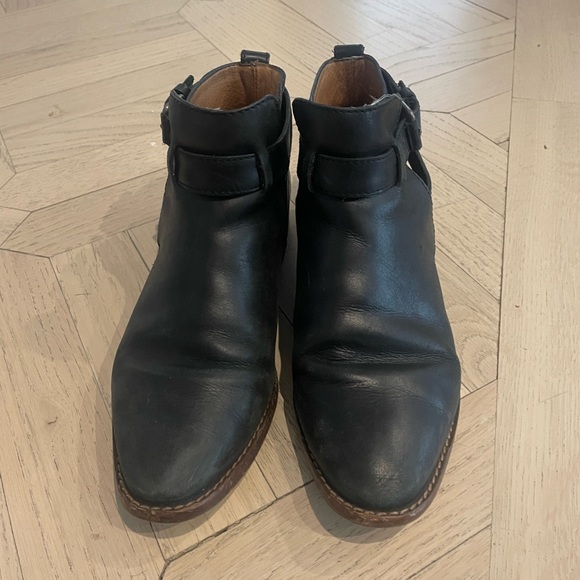 Madewell leather booties. Size 6. Made in Brazil. - Picture 2 of 4